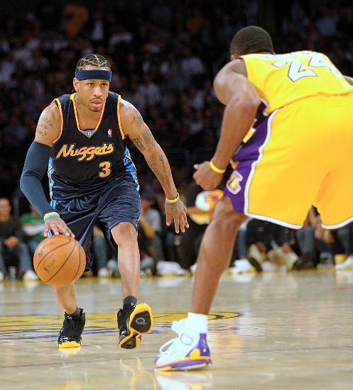 里的压迫感 里的压迫感