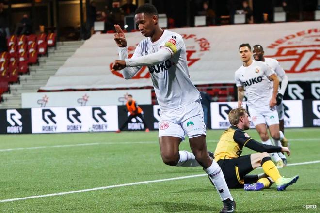 斯特宣布女 斯特宣布女